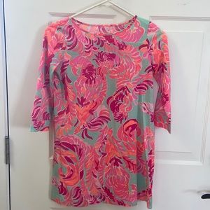 Girls Lily Pulitzer mid sleeve dress!